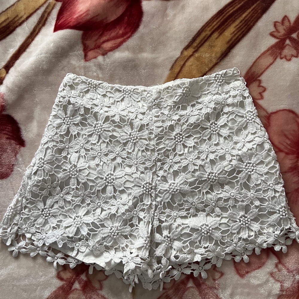 Vintage white lace shorts